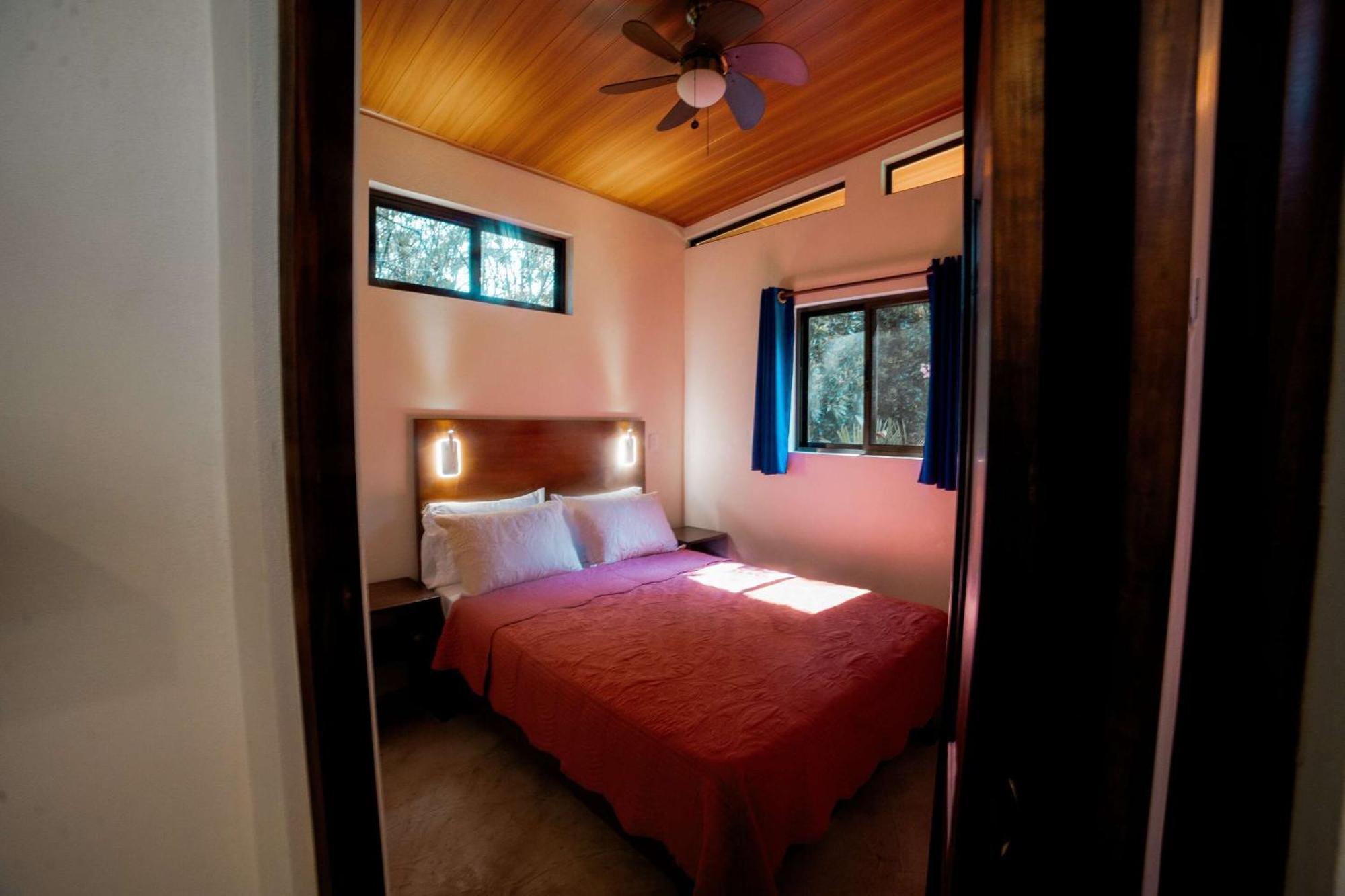 Brahman Bungalows On Pavones Point Room photo