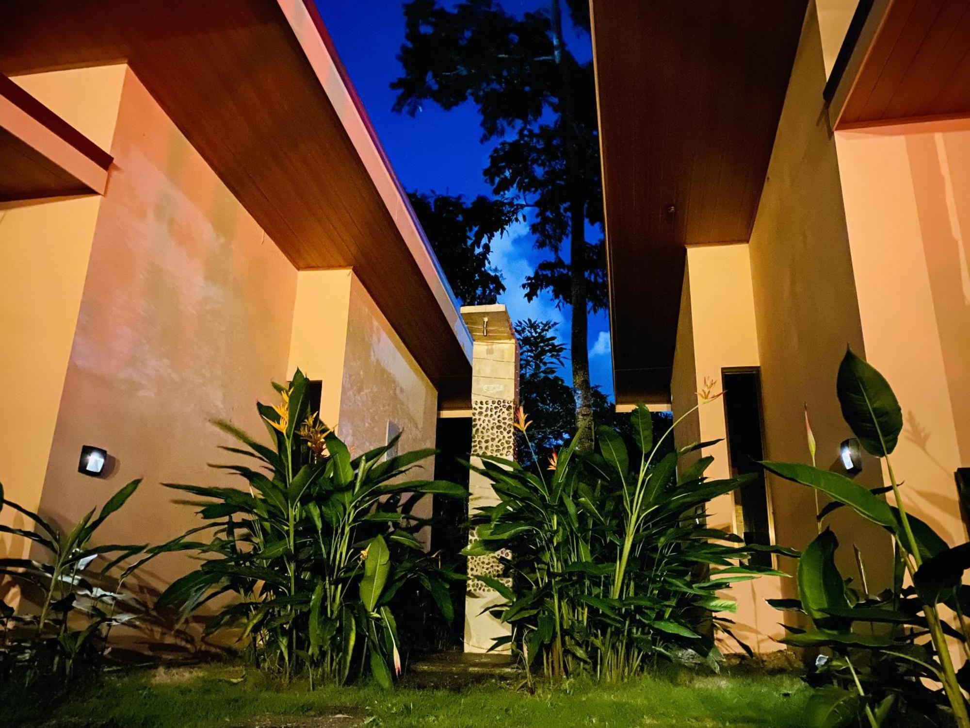 Brahman Bungalows On Pavones Point Room photo
